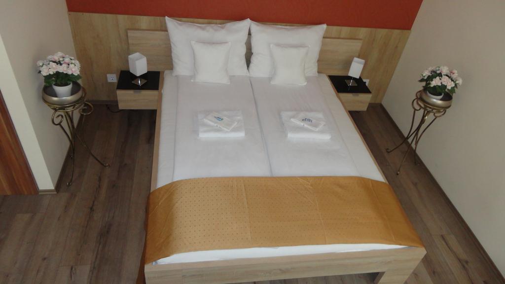 Hotel Centrum סגד מראה חיצוני תמונה