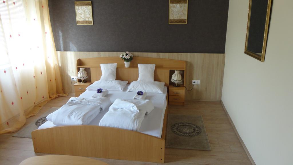 Hotel Centrum סגד מראה חיצוני תמונה