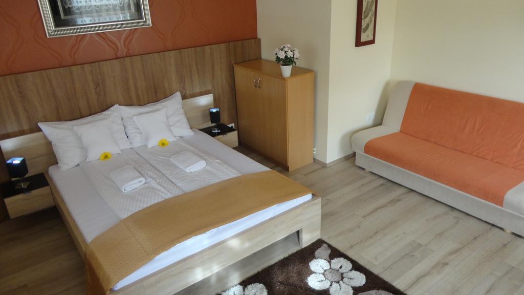 Hotel Centrum סגד מראה חיצוני תמונה